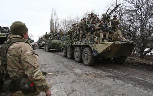 Imagen de archivo de soldados ucranianos en la regi&oacute;n de Lugansk.