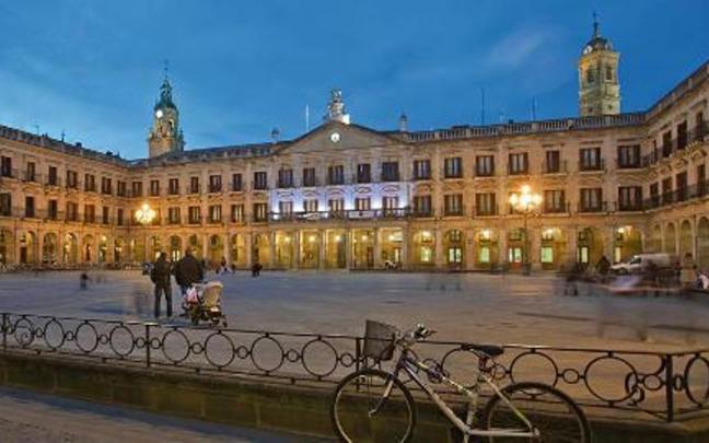 Plaza Nueva de Vitoria Plaza Nueva de Vitoria