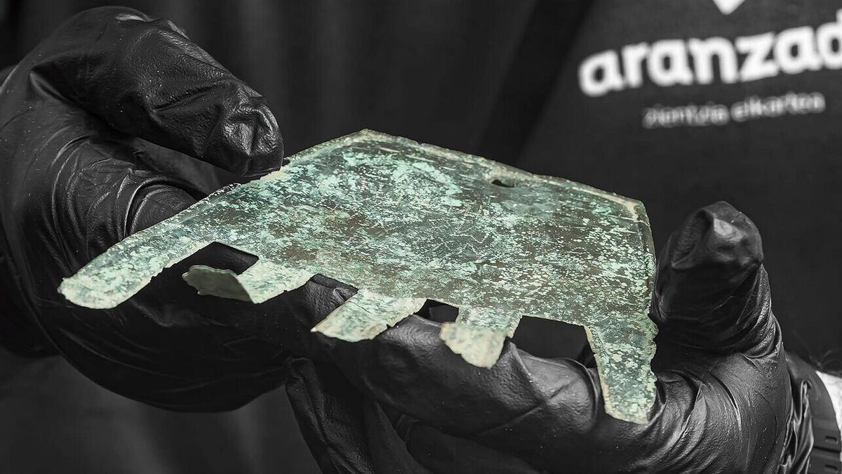 Imagen de detalle de la Mano de Irulegi