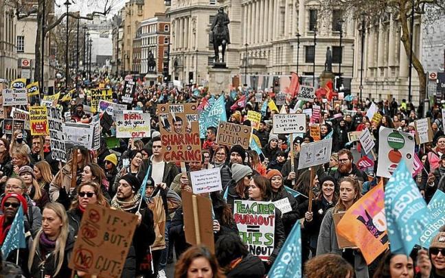 Las calles británicas fueron escenario de una de las mayores movilizaciones en una década. | FOTO: EFE Las calles británicas fueron escenario de una de las mayores movilizaciones en una década. | FOTO: EFE