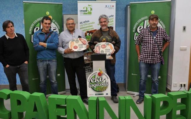 Mirian Otxotorena, David Ruiz, Nino Ruiz, Xanti Kiroga, y Fran Yoldi, durante la entrega de galardones. Mirian Otxotorena, David Ruiz, Nino Ruiz, Xanti Kiroga, y Fran Yoldi, durante la entrega de galardones.