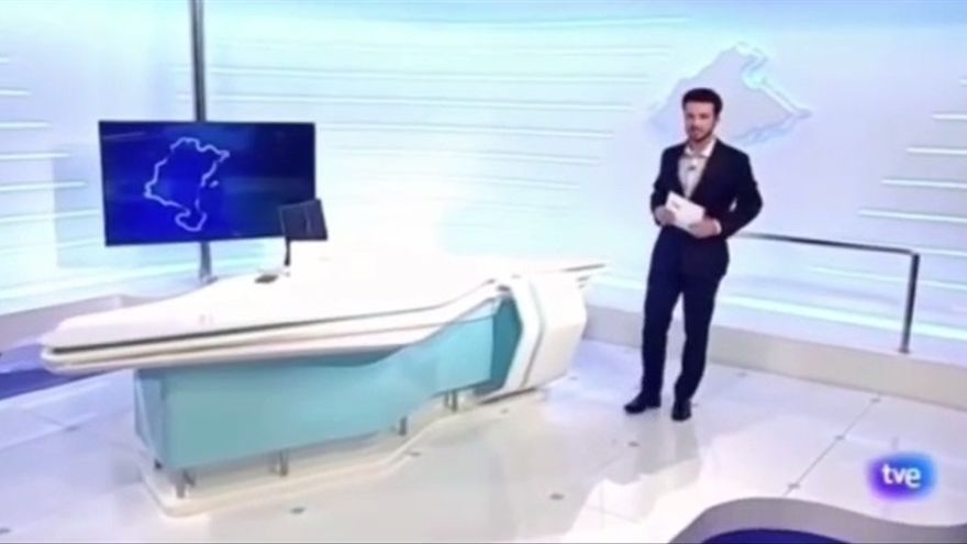 Javier Erro debuta al frente del informativo regional de Televisión Española en Navarra.