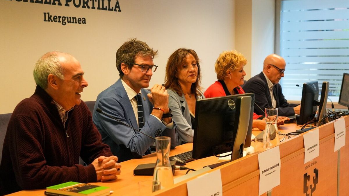 Simposio del Intituto Valentín de Foronda en el edificio Micaela Portilla de la UPV.