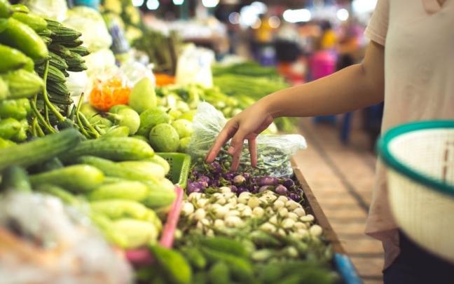 Por sectores, la alimentación descendió un 3,2% sus ventas de 2021. Por sectores, la alimentación descendió un 3,2% sus ventas de 2021.