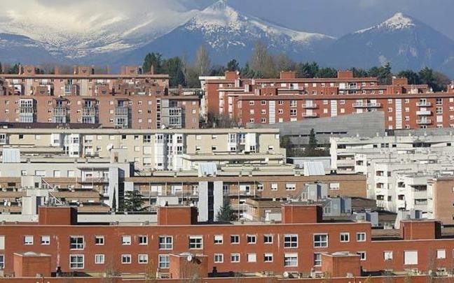 Vista de Mendillorri incluida en el calendario editado por el Ayuntamiento de Pamplona en 2014.