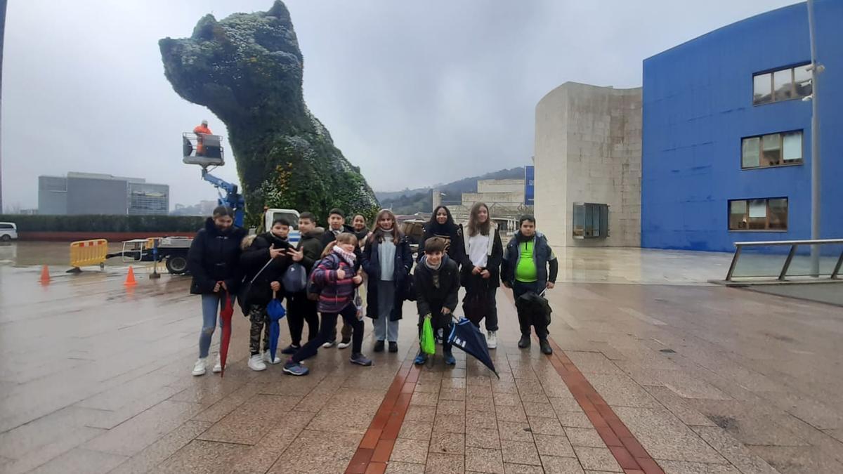 Los niños y niñas participantes en el proyecto educativo de Mertzede Ikastetxea.