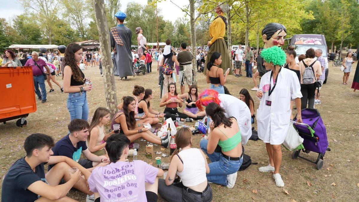 Gran ambiente en Olarizu por la tarde hasta el chaparrón de las siete y media