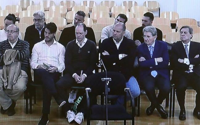 Imagen de los acusados del juicio de los presuntos amaños de Osasuna. Imagen de los acusados del juicio de los presuntos amaños de Osasuna.
