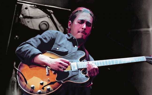 El guitarrista peruano Brian Aching actúa con su cuarteto hoy en Bilbao. El guitarrista peruano Brian Aching actúa con su cuarteto hoy en Bilbao.