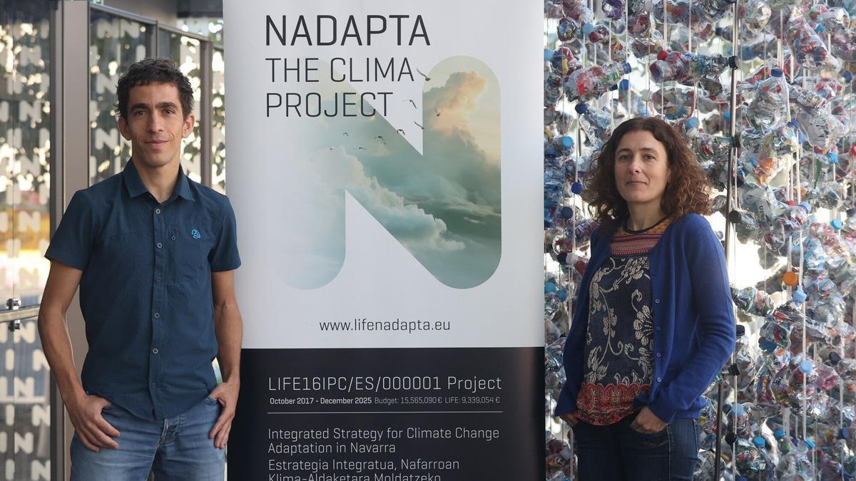 Ion Sola, técnico del OTN-Lursarea-Nasuvinsa e Itziar Almárcegui, coordinadora de LIFE NAdapta.