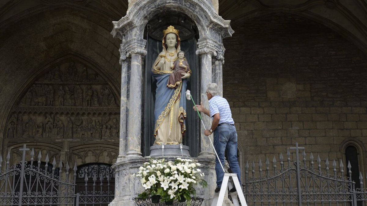 Hornacina de la Virgen Blanca.