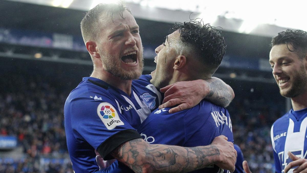 John Guidetti celebra un gol durante su etapa en el Alavés