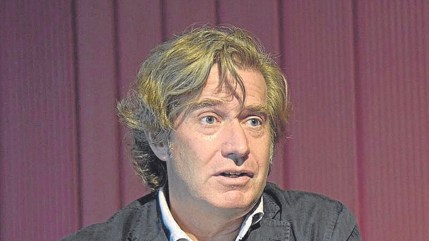 Para Gom&aacute;, hay una tendencia a la &ldquo;demonizaci&oacute;n del presente&rdquo;.