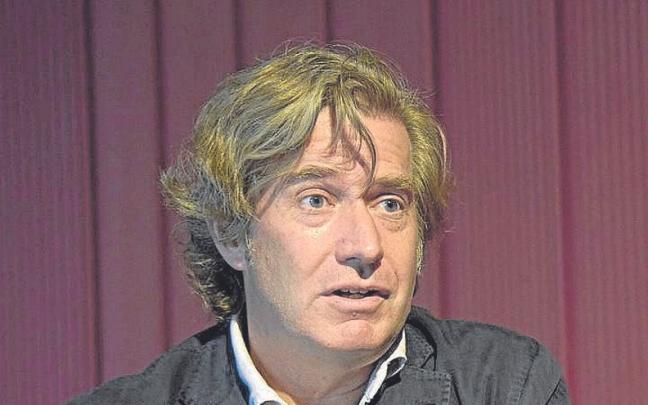 Para Gom&aacute;, hay una tendencia a la &ldquo;demonizaci&oacute;n del presente&rdquo;.