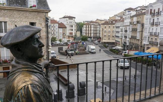 Plaza de la Virgen Blanca en Vitoria. Plaza de la Virgen Blanca en Vitoria.
