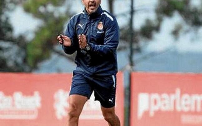 Míchel, durante un entrenamiento del Girona. | FOTO: GIRONA FC