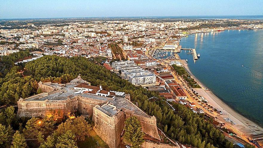 Setúbal y su playa, en una vista aérea.