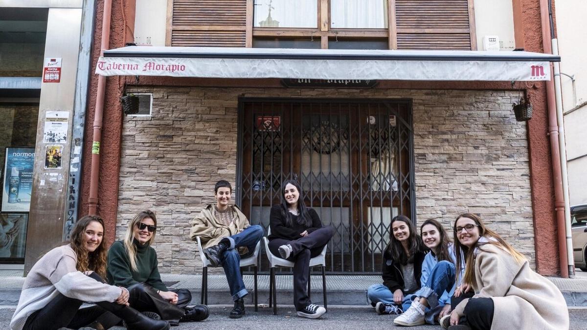 Una cuadrilla de Burlada, la de María Zubiate, que ha participado en la elaboración del diagnóstico de juventud del municipio.