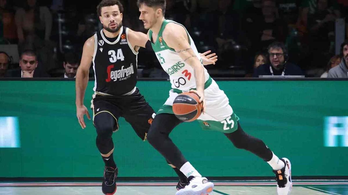 Achille Polonara, durante un partido de Euroliga