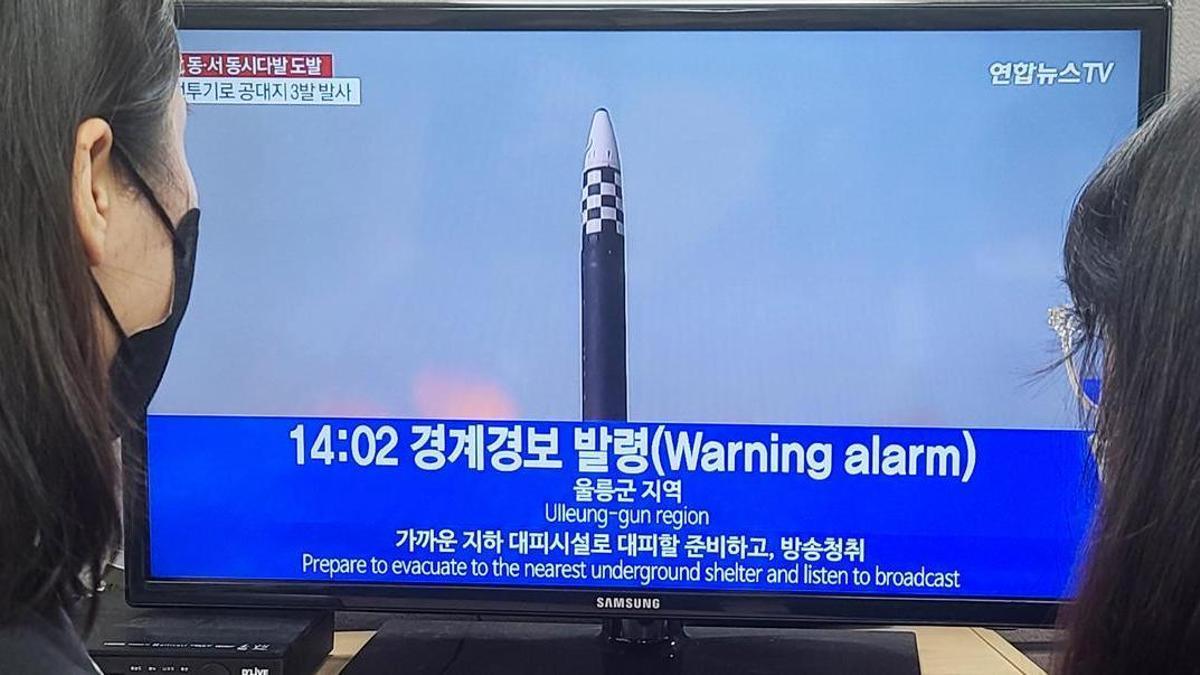 Es la primera vez desde el final de la guerra que Corea del Norte lanza un misil en aguas territoriales de su vecino del sur