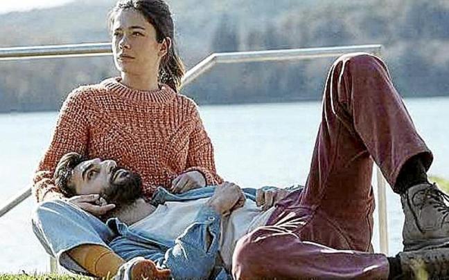 Anna Castillo, con la m&uacute;sica de Triana articulando los episodios, da vida a una joven madre atrapada en una encrucijada en la que los sue&ntilde;os quedan atr&aacute;s ante la necesidad de (re)hacer una vida.