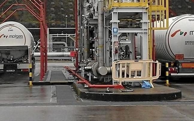 Un suministro de gas licuado en un puerto europeo. Un suministro de gas licuado en un puerto europeo.