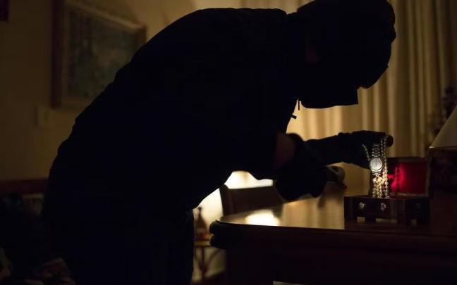 Recreación de un robo en un domicilio