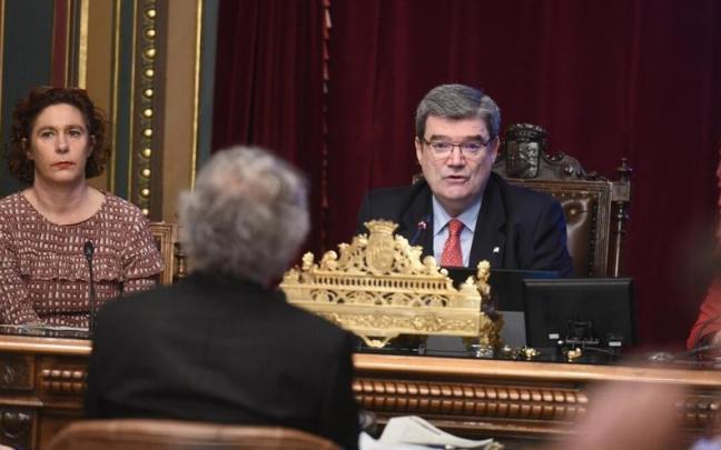 Imagen de archivo de Juan Mari Aburto en un pleno del Ayuntamiento Imagen de archivo de Juan Mari Aburto en un pleno del Ayuntamiento