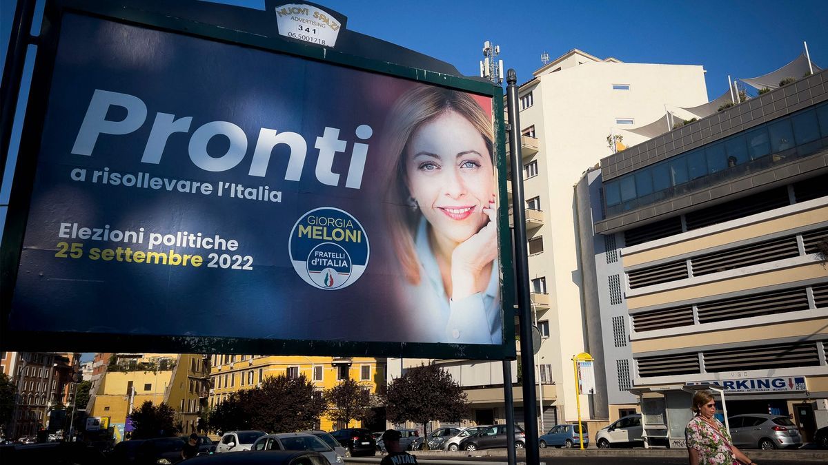 Cartel electoral de la líder del partido Hermanos de Italia, Giorgia Meloni