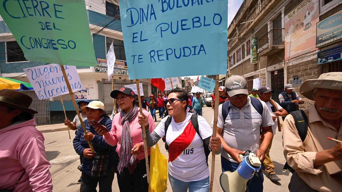 Seguidores de Pedro Castillo pidieron ayer la dimisión de la presidenta, Dina Boluarte.