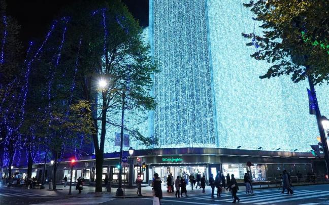 El Corte Inglés tomará una decisión corporativa en breve sobre su iluminación festiva. El Corte Inglés tomará una decisión corporativa en breve sobre su iluminación festiva.