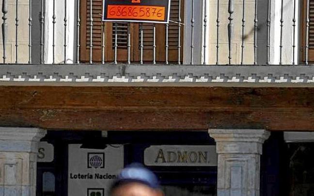 La demanda de habitaciones, que supera con creces la oferta, se ha disparado un 40%. | FOTO: E. P.