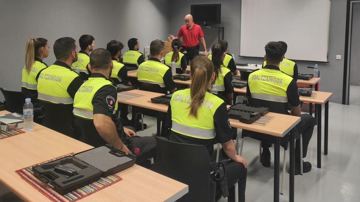 Interinos recibiendo la formaci&oacute;n