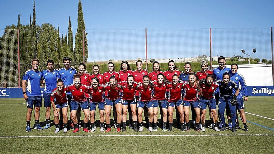 Osasuna Femenino posa en el comienzo de su pretemporada. | FOTO: OSASUNA