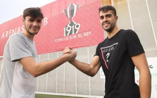 Markel Mayo (izquierda) y Joritz Landeta (derecha), jugadores del Arenas que vuelven a medirse al Lugo en Copa tres años después de haberlo hecho con el Sestao.