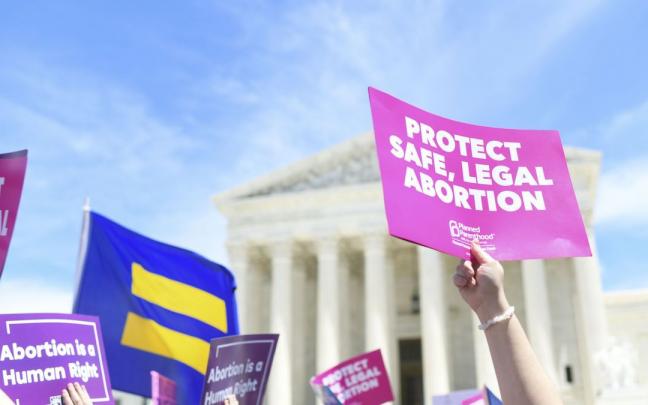 Protestas contra la ilegalización del aborto. Protestas contra la ilegalización del aborto.