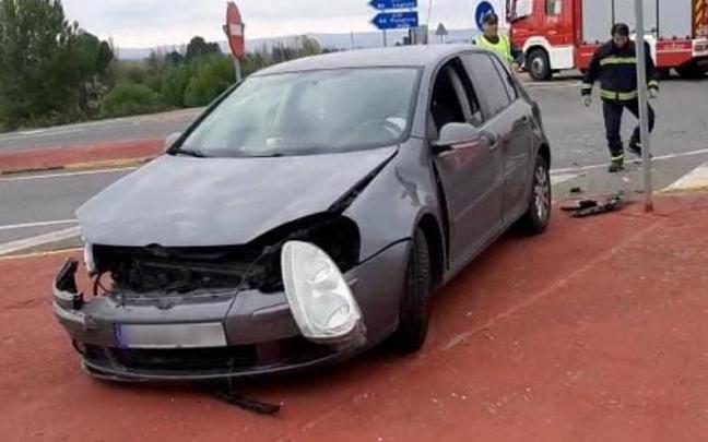 Estado de unos de los veh&iacute;culos tras la colisi&oacute;n