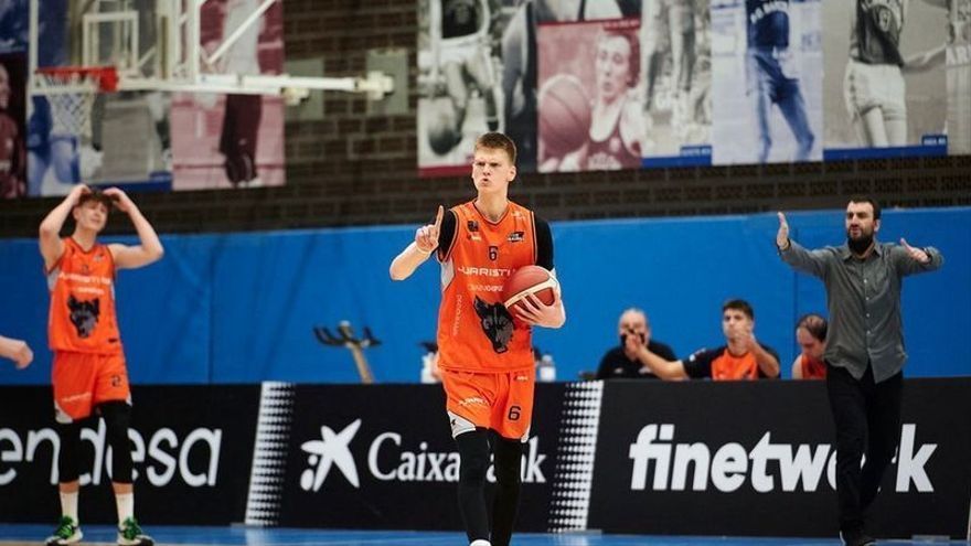 Savkov, durante un partido con el Iraurgi