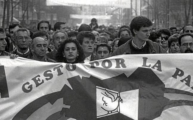 ‘Gesto’ cuenta con una gran cantidad de material de archivo. ‘Gesto’ cuenta con una gran cantidad de material de archivo.