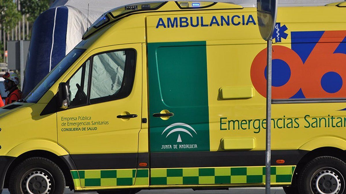 Ambulancia de la consejería de Salud de la Junta de Andalucía