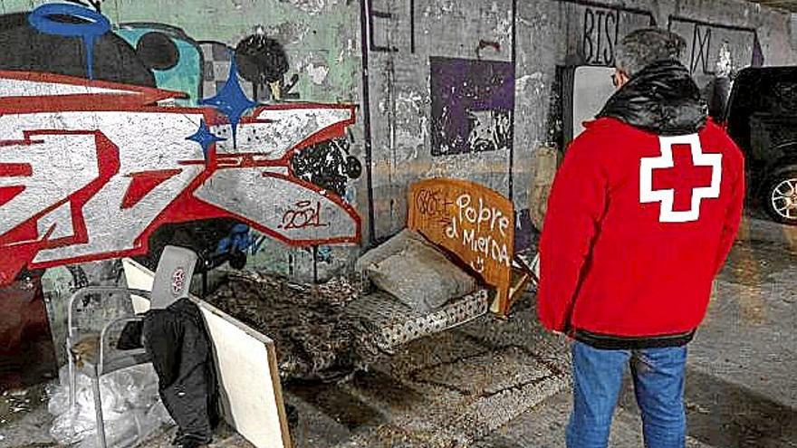 22.50 horas: Debido al intenso frío, muchas personas buscaron otro cobijo.