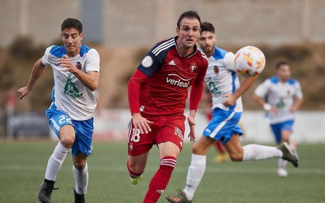 Kike Garc&iacute;a en un lance de partido ante el Fuentes.