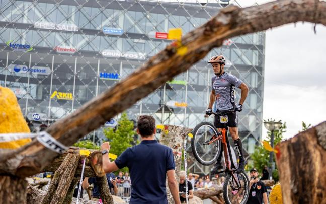 Julen Sáenz de Ormijana, durante un momento de la final de la prueba de la Copa del Mundo disputada en Copnehague Julen Sáenz de Ormijana, durante un momento de la final de la prueba de la Copa del Mundo disputada en Copnehague