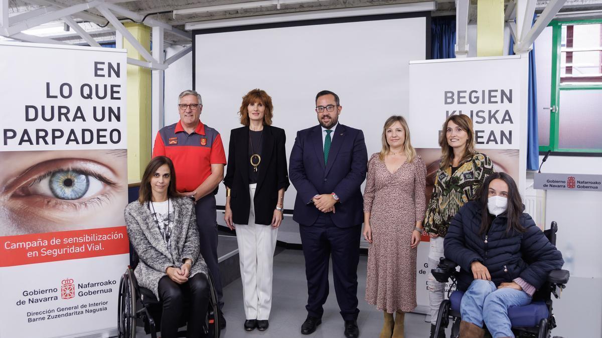 Foto del vicepresidente Remírez con participantes en la campaña