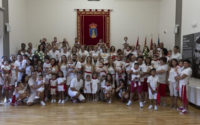 Pañuelos a los txikis de Lerín que nacieron entre agosto de 2019 y julio de 2022.