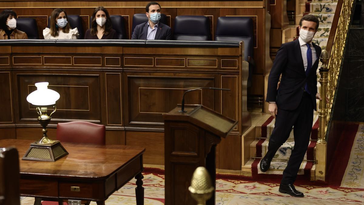 Pablo Casado abandona el Congreso tras su última intervención en un pleno.
