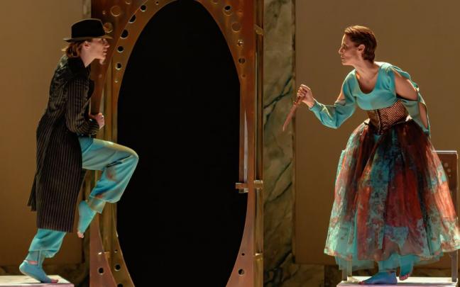 Marta Poveda y Aitana Sánchez-Gijón, dos inmensas actrices y pícaras en 'Malvivir'. Marta Poveda y Aitana Sánchez-Gijón, dos inmensas actrices y pícaras en 'Malvivir'.