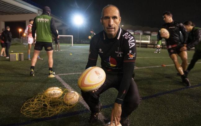 El entrenador del Zarautz, Fran Puertas.