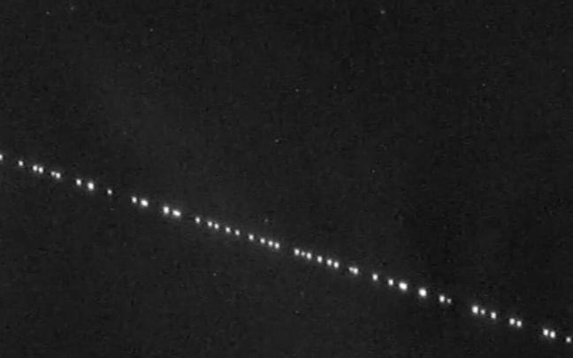 Los satélites Starlink del millonario Elon Musk cruzan Navarra Los satélites Starlink del millonario Elon Musk cruzan Navarra