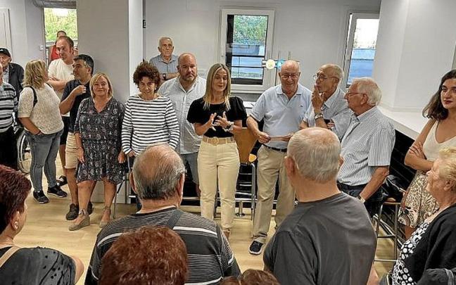 La alcaldesa (c) en el acto de inauguración de Urbiberri. | FOTO: E.C.A. La alcaldesa (c) en el acto de inauguración de Urbiberri. | FOTO: E.C.A.